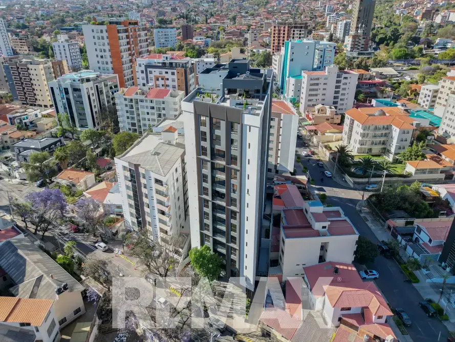 Foto 1 de Alquiler Departamento a Estrenar a 1 Cuadra de La Av. América