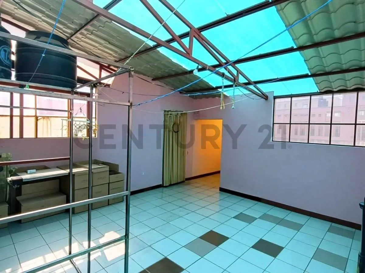 Foto 3 de Casa interior en venta en Calle Sucre 101, Zona Central