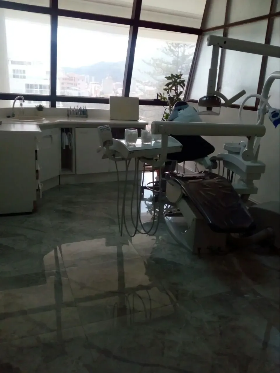 Foto 1 de Amplio Departamento en Venta Avenida Ballivian