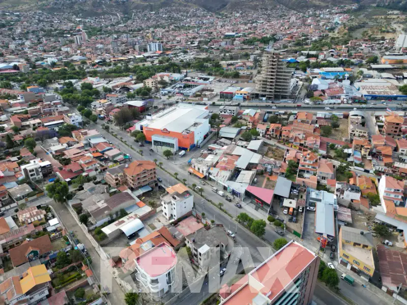 Foto 15 de Local Comercial en Alquiler Av. Chapare Km. 3