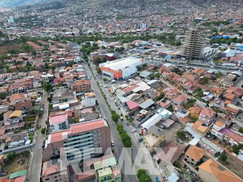 Foto 14 de Local Comercial en Alquiler Av. Chapare Km. 3