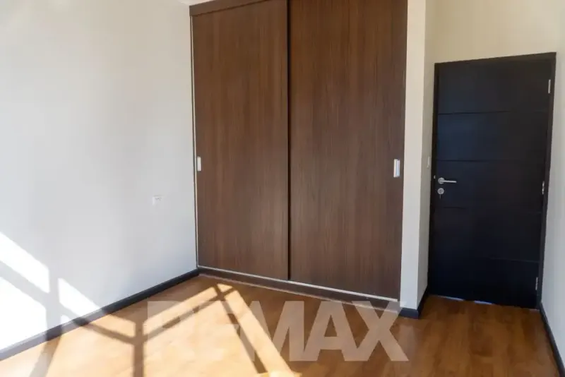 Foto 10 de Casa Moderna en Venta en Jardines del Bosque 🏡 | 3 Dormitorios y Amenities