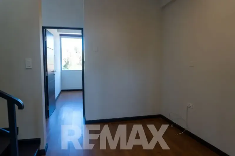 Foto 8 de Casa Moderna en Venta en Jardines del Bosque 🏡 | 3 Dormitorios y Amenities