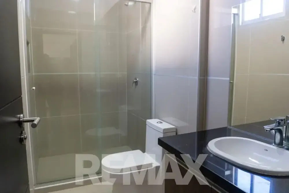 Foto 7 de Casa Moderna en Venta en Jardines del Bosque 🏡 | 3 Dormitorios y Amenities