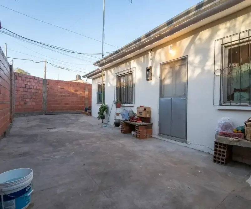 Foto 3 de Cómoda Casa en Alquiler de 2 Dormitorios con Amplio Jardín – Zona Torrecillas / Barrio Las Velas