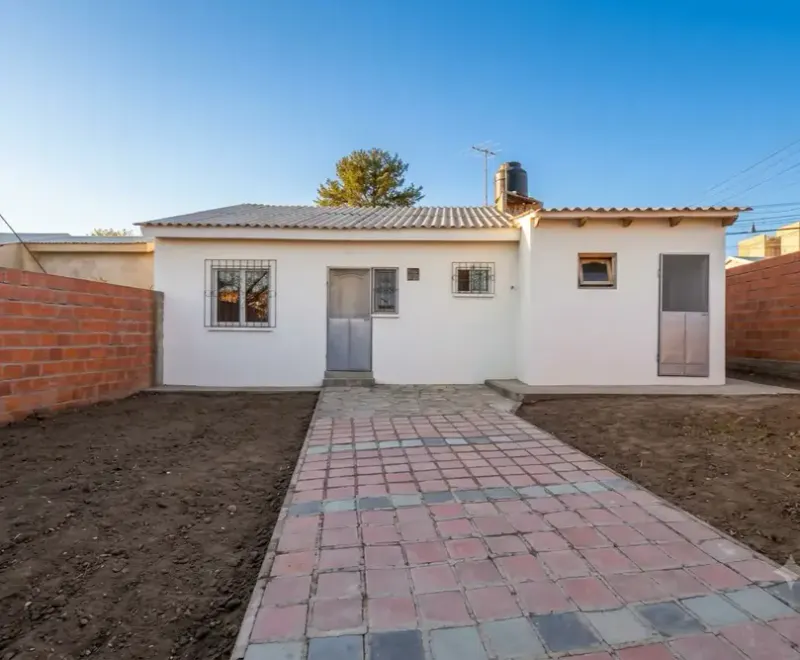Foto 6 de Cómoda Casa en Alquiler de 2 Dormitorios con Amplio Jardín – Zona Torrecillas / Barrio Las Velas