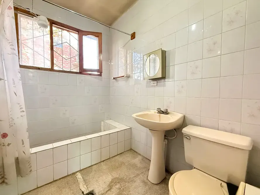 Foto 11 de Casa Comercial Como Lote en Quillacollo en Venta – 🏗️🚨