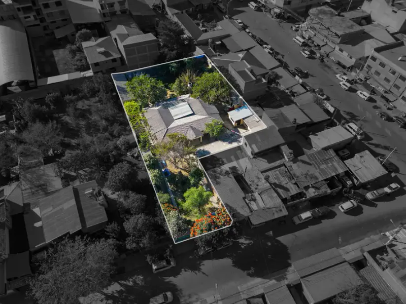 Foto 9 de Casa Comercial Como Lote en Quillacollo en Venta – 🏗️🚨