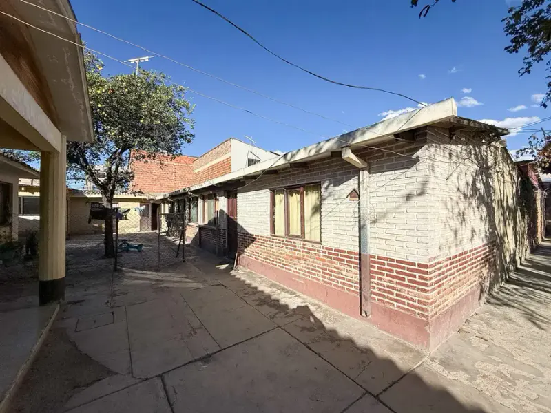 Foto 14 de Casa Comercial Como Lote en Quillacollo en Venta – 🏗️🚨