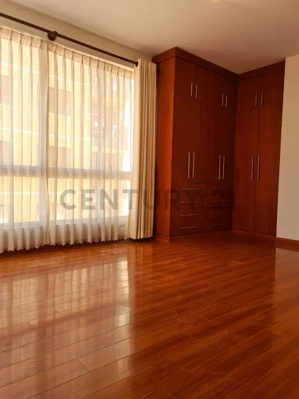 Foto 10 de Venta Departamento Amplio de 3 Dormitorios Mas Garage y Baulera