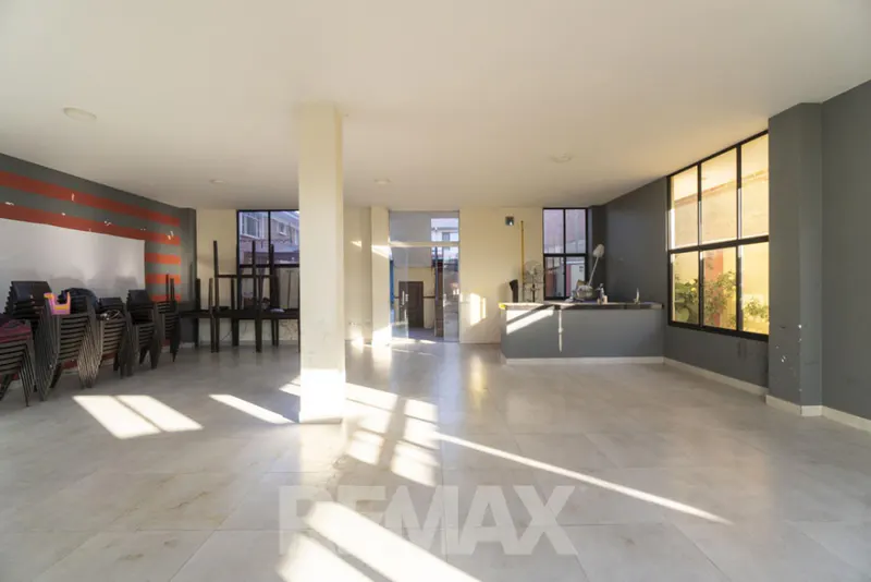 Foto 8 de Casa amplia con espacios comerciales