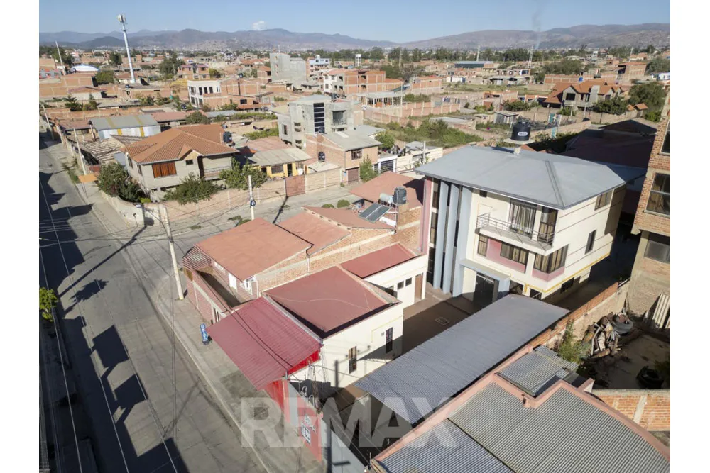 Foto 14 de Casa amplia con espacios comerciales