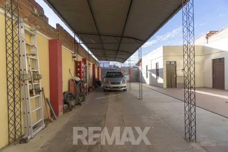 Foto 9 de Casa amplia con espacios comerciales
