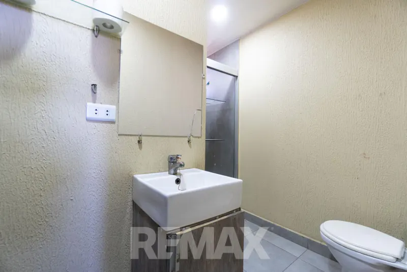 Foto 7 de Casa amplia con espacios comerciales