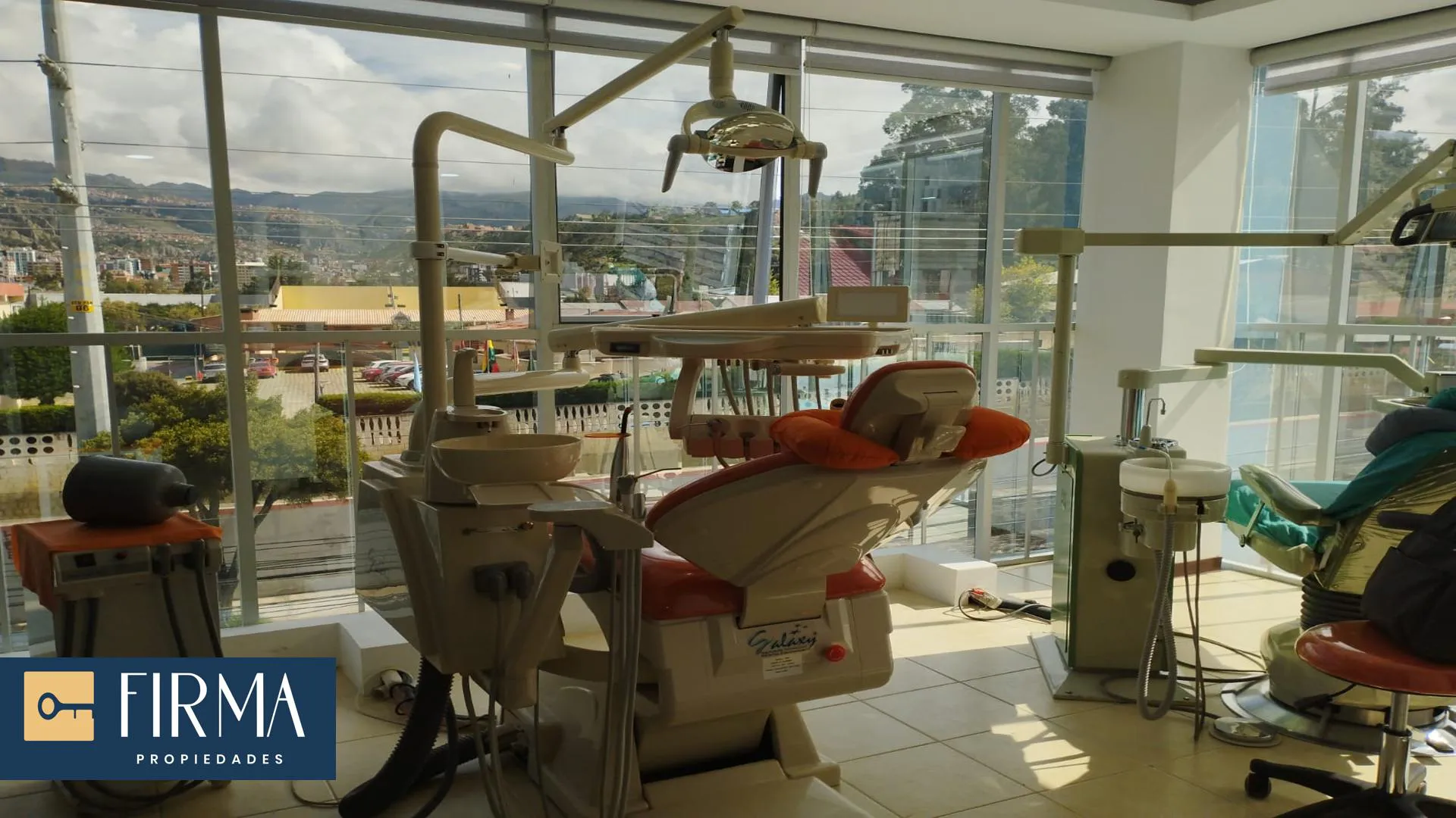 Foto 5 de Compra Este Consultorio Dental Amoblado y Equipado en Calacoto