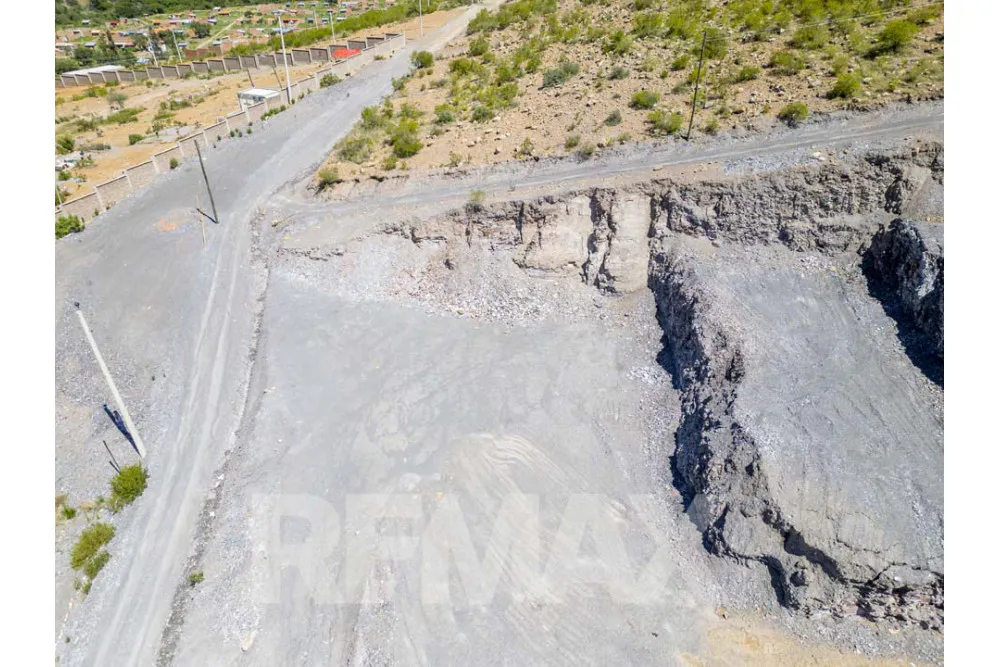 Foto 4 de Lote en venta – Urb. Gavina | Zona Angostura