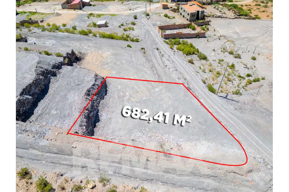 Foto 3 de Lote en venta – Urb. Gavina | Zona Angostura