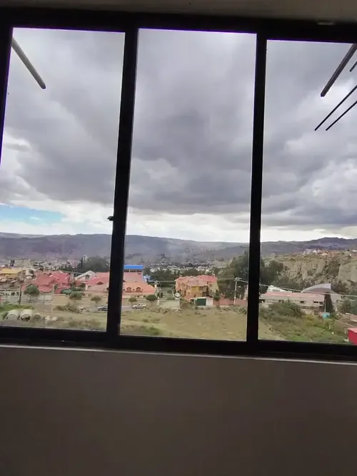 Foto 6 de Ubicación Estratégica en Cota Cota! 🚀 Local en Alquiler
