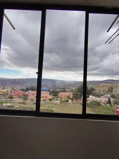 Foto 6 de Ubicación Estratégica en Cota Cota! 🚀 Local en Alquiler