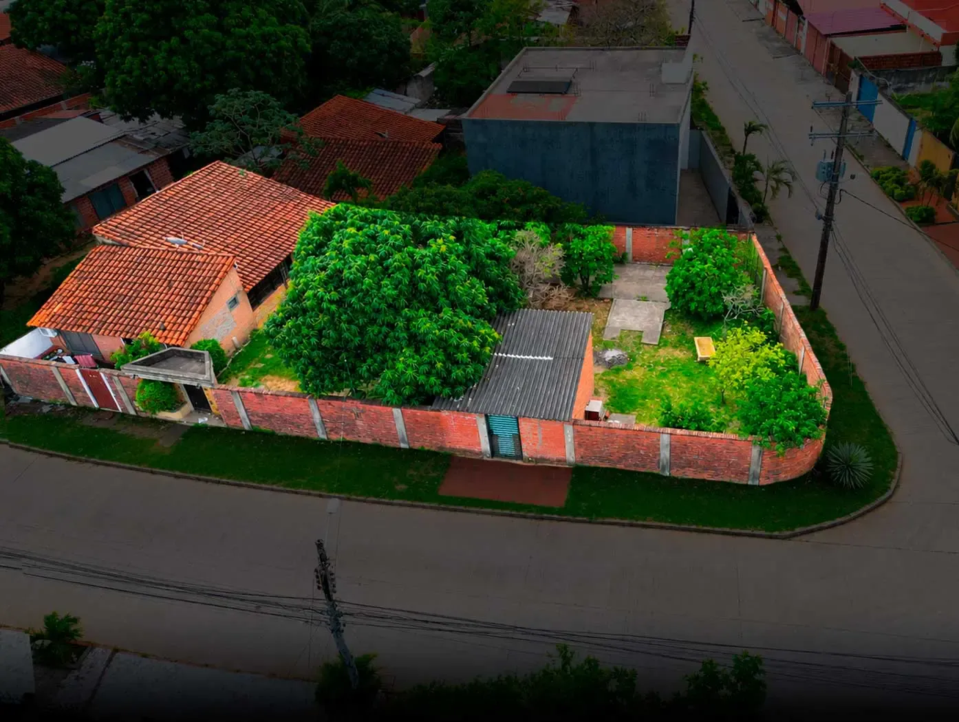 Foto 1 de ???? ¡Terreno en Esquina con Gran Potencial Comercial y Residencial!