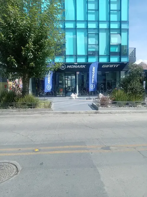 Foto 17 de Exclusivo Local Comercial a Puerta de Calle en San Miguel