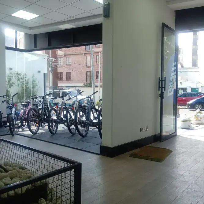 Foto 9 de Exclusivo Local Comercial a Puerta de Calle en San Miguel