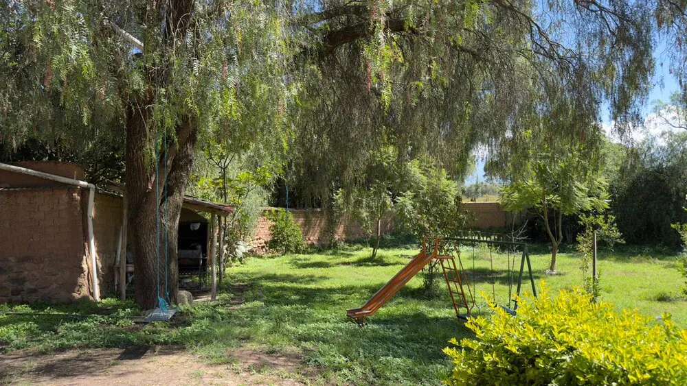 Foto 3 de 🏡 Amplio Terreno Comercial con Construcción en Sipe Sipe