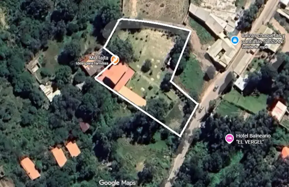 Foto 10 de 🏡 Amplio Terreno Comercial con Construcción en Sipe Sipe