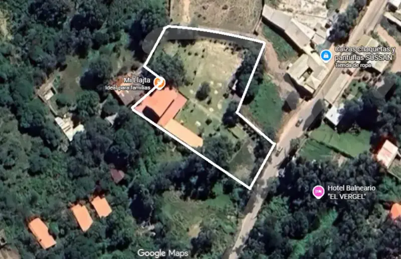 Foto 10 de 🏡 Amplio Terreno Comercial con Construcción en Sipe Sipe