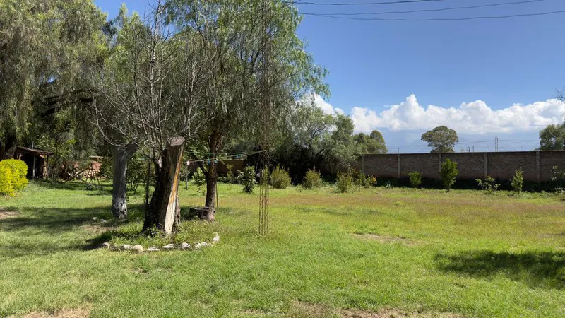 Foto 8 de 🏡 Amplio Terreno Comercial con Construcción en Sipe Sipe
