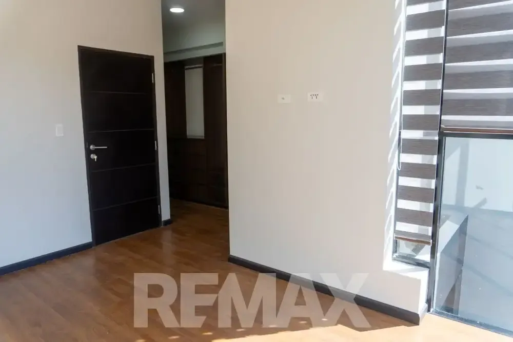 Foto 5 de Casa Moderna en Venta en Jardines del Bosque 🏡 | 3 Dormitorios y Amenities