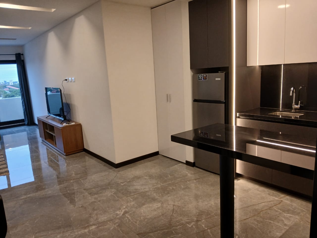 Edificio ARES, Barrio 2 de febrero, calle San Miguel. (4to anillo) a un par de cuadras del Centro Comercial Las Brisas