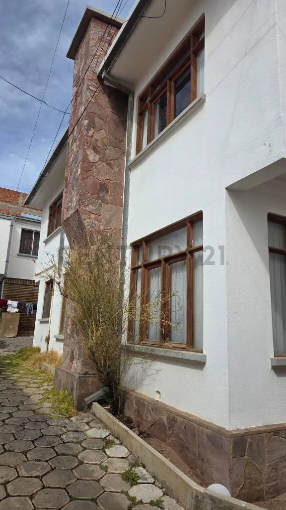 Foto 9 de Hermosa casa amplia y céntrica en venta