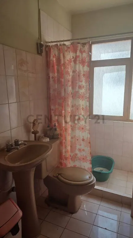 Foto 11 de Hermosa casa amplia y céntrica en venta