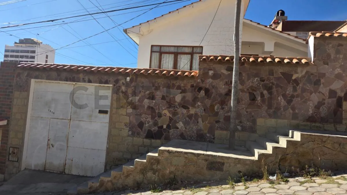 Foto 1 de Hermosa casa amplia y céntrica en venta