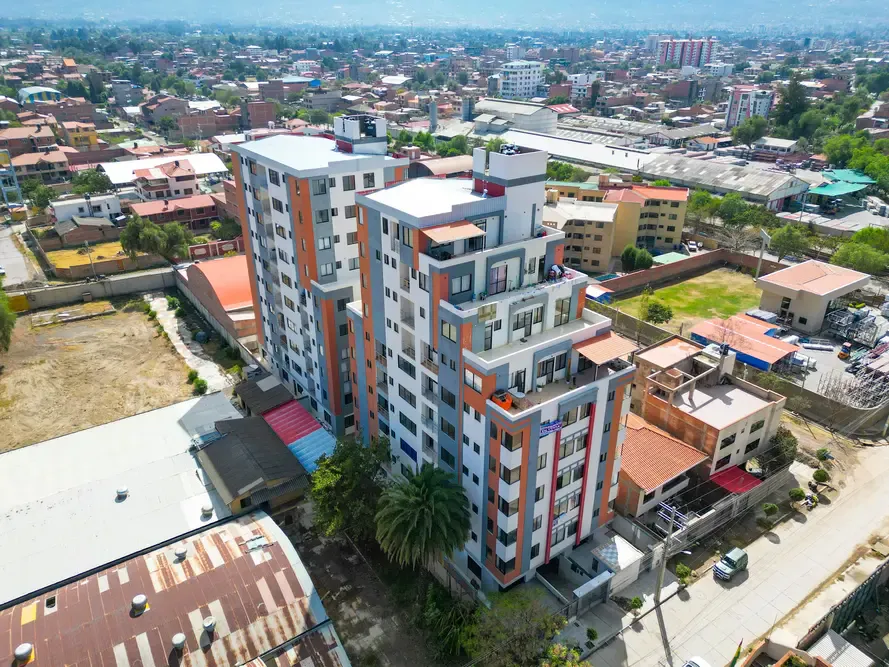 Foto 1 de Departamento 3 Dormitorios en Venta Zona Sumumpaya