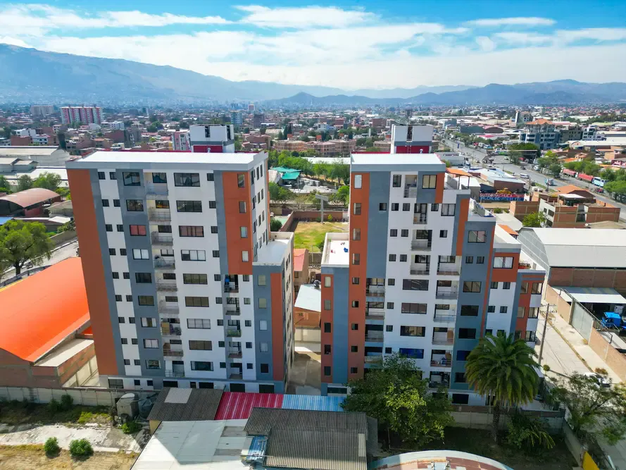 Foto 2 de Departamento 3 Dormitorios en Venta Zona Sumumpaya
