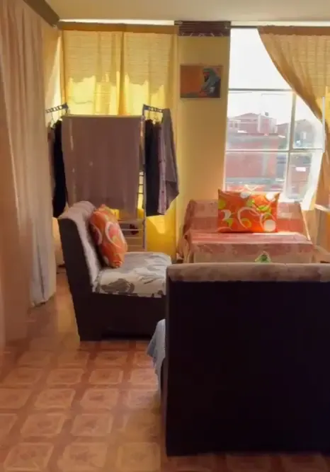 Foto 6 de En Venta Casa a Una Cuadra de La Av. Julio Cesar Valdez