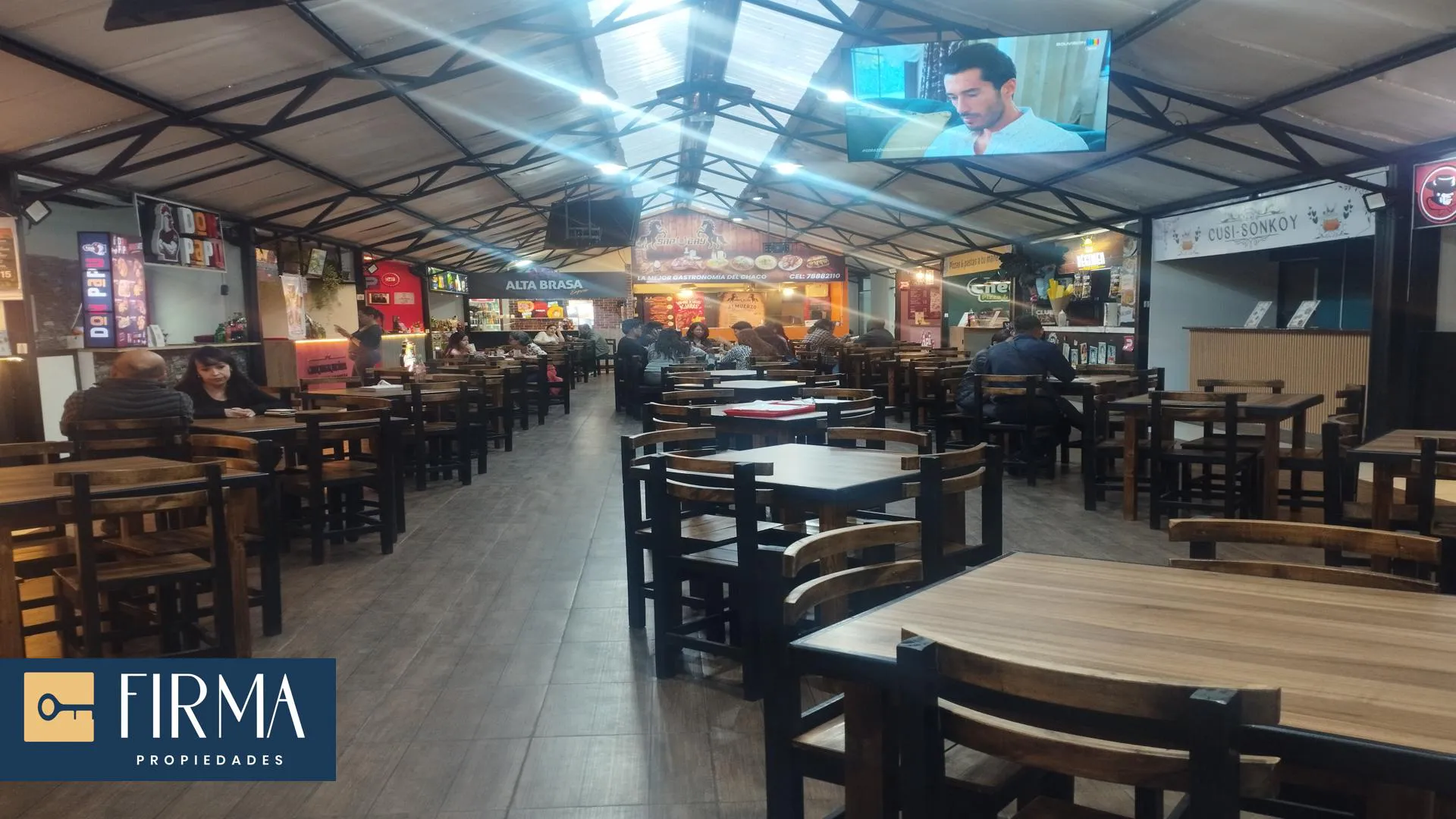 Foto 4 de Alquila Este Local Comercial Dentro de Patio de Comidas