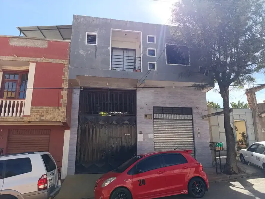 Foto 1 de Venta de Casa, Zona Mercado Campesino, Tarija