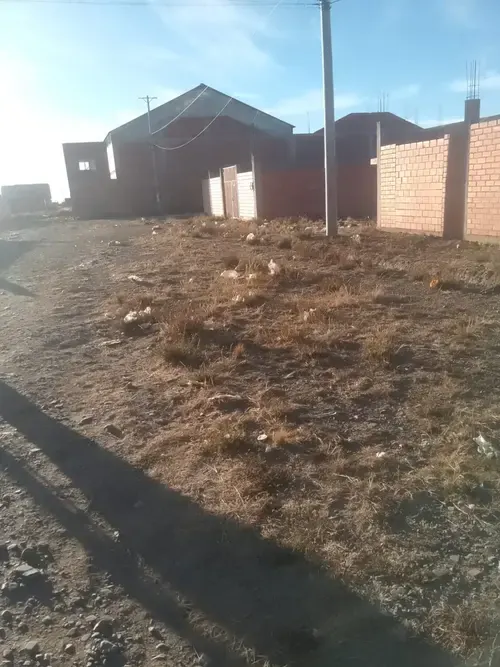 Foto 7 de Casa como terreno en venta en urbanización Berlin cerca a Kiswaras y Villa Adela de El Alto