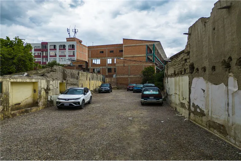 Foto 6 de Venta-Terreno Proximo Plaza Bolivar - Quillacollo