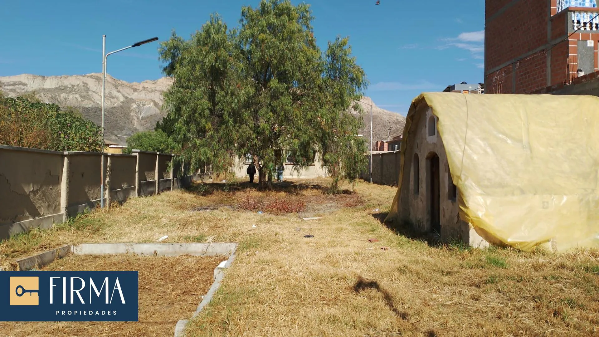 Foto 1 de Alquila Este Terreno con Vivienda en Mallasa