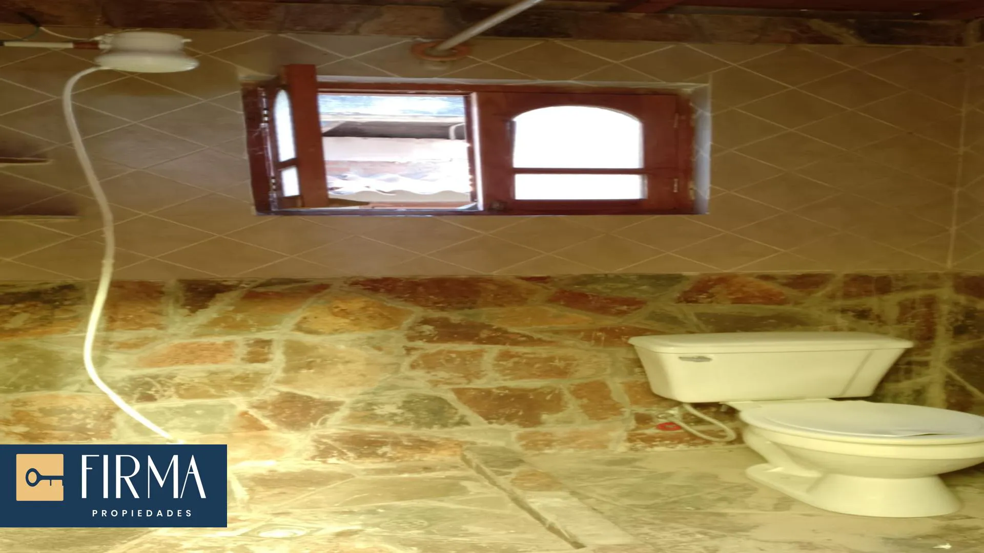 Foto 11 de Alquila Este Terreno con Vivienda en Mallasa