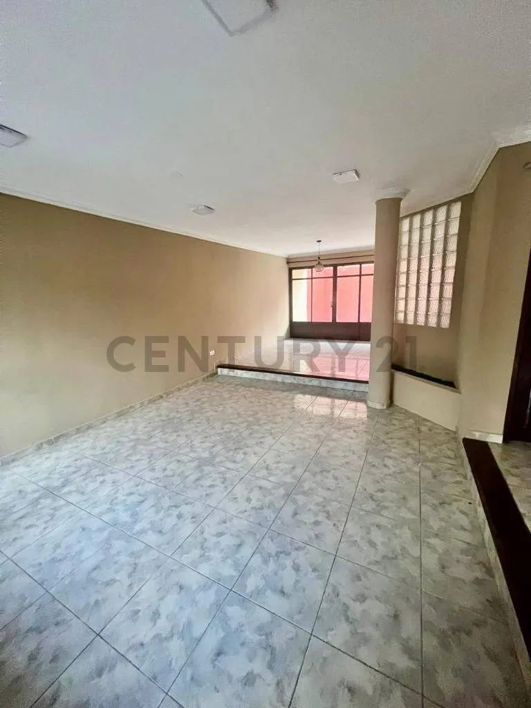 Foto 5 de Casa en Venta de 2 Plantas – Excelente Ubicación