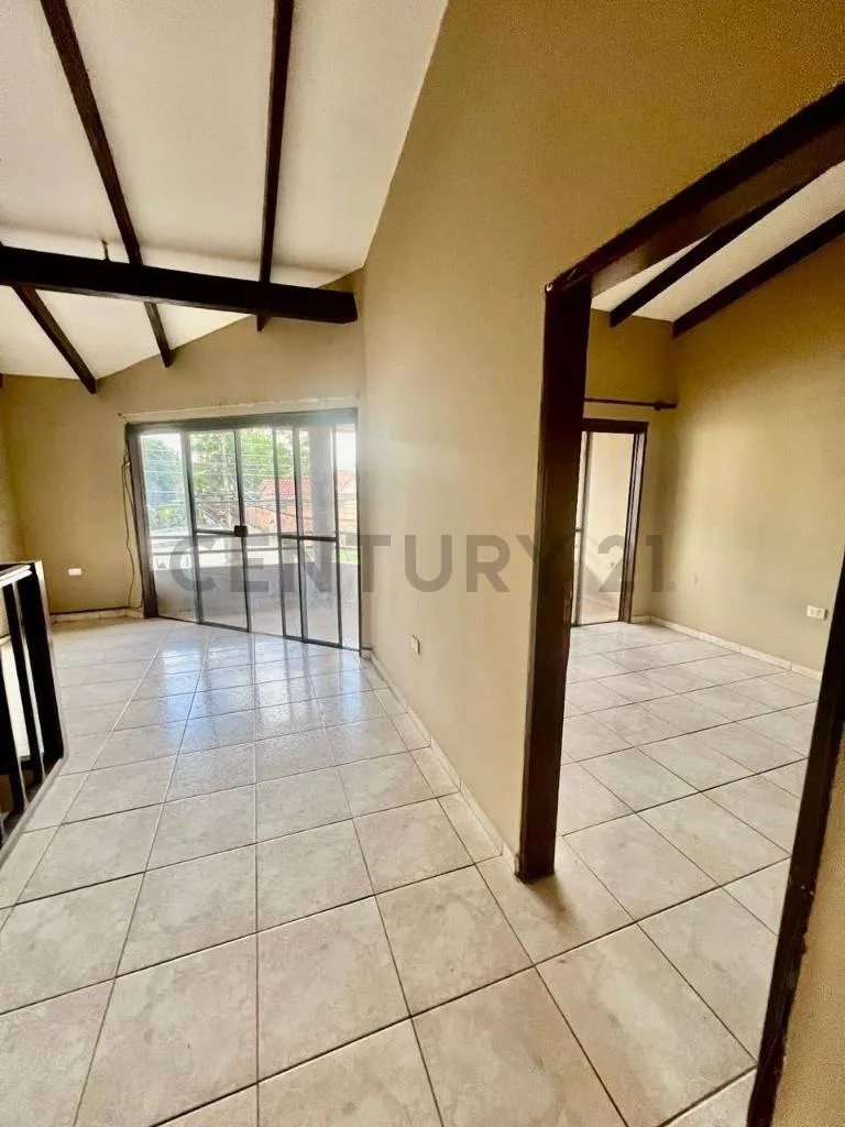Foto 4 de Casa en Venta de 2 Plantas – Excelente Ubicación