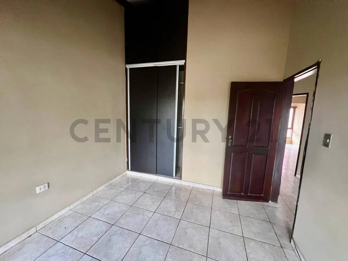 Foto 3 de Casa en Venta de 2 Plantas – Excelente Ubicación