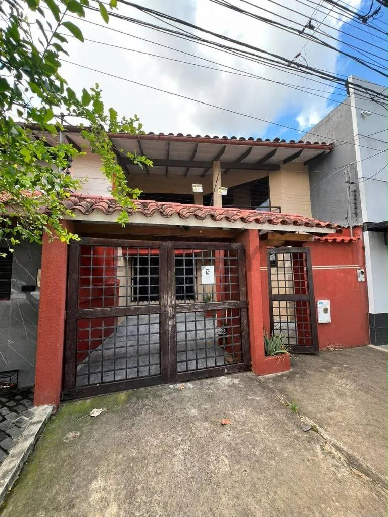 Foto 1 de Casa en Venta de 2 Plantas – Excelente Ubicación