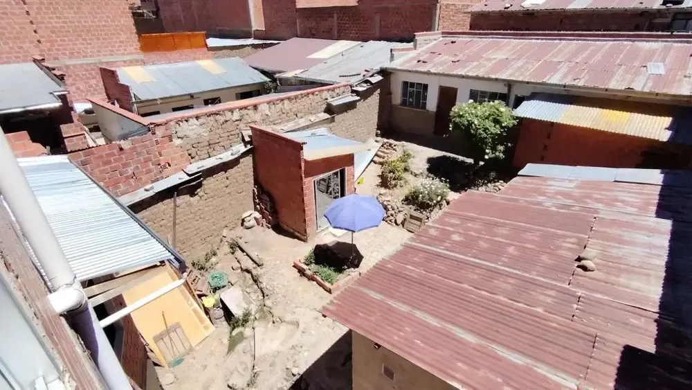 Foto 4 de Casita como terreno en venta Pampahasi calle 19 200m2