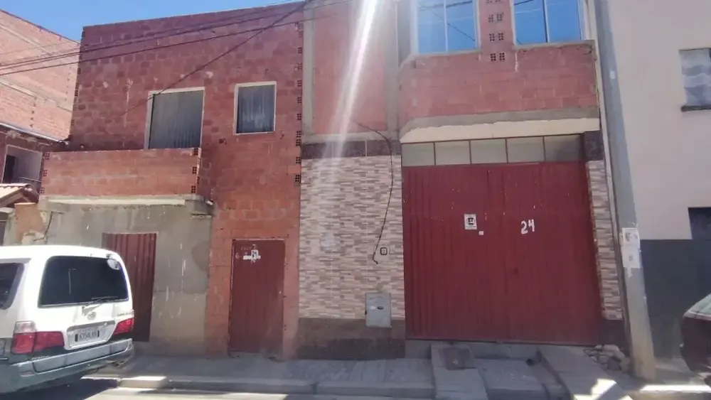 Foto 1 de Casita como terreno en venta Pampahasi calle 19 200m2